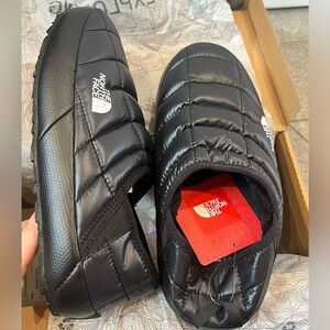 The North Face Thermoball Traction Mule, black, size 9, slipper, NWT